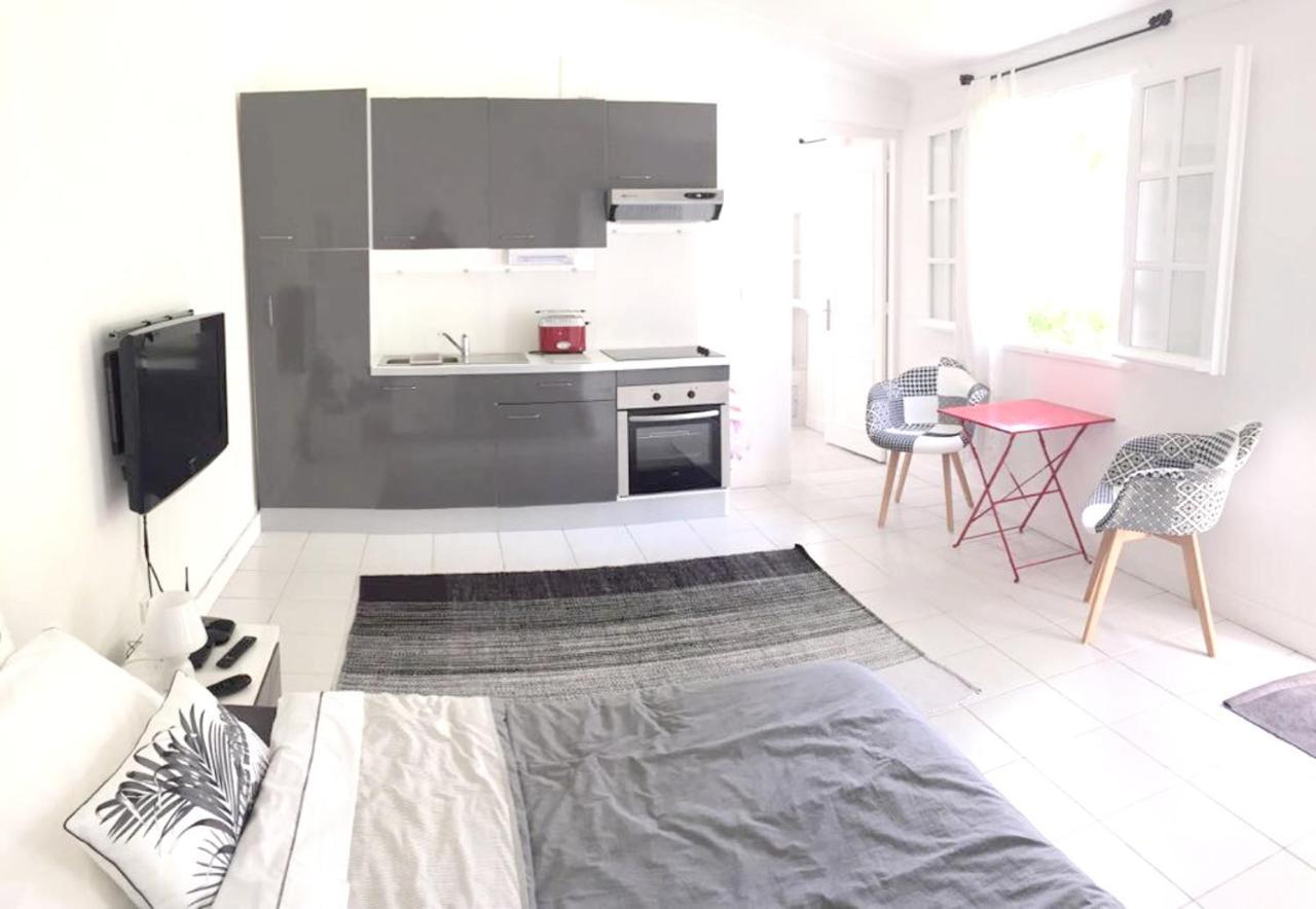 Studio Charmant Au Coeur De Boucan Canot 30 M² Avec Jardin Prive Saint-Paul Ngoại thất bức ảnh